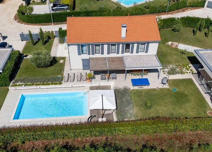 Villa Fritula With Private Pool And Bbq Lasci