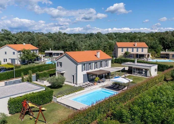 Fritula With Private Pool And Bbq